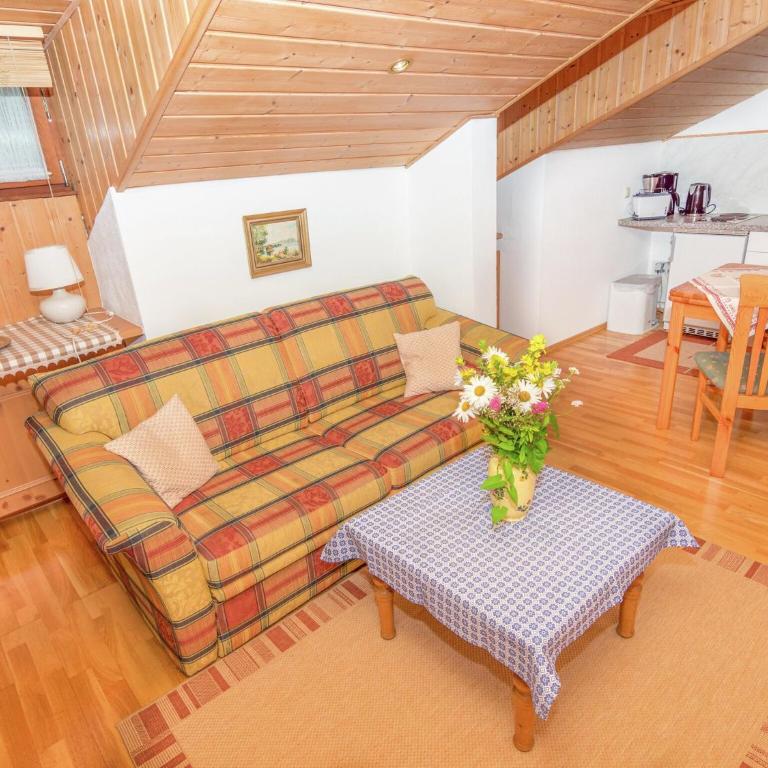 Pleasant Apartment in Ruhpolding with Swimming Pool - Apartment - 1