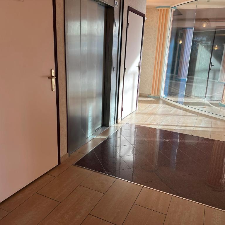 Le Must ! ADMIRAL PLAZA - One-Bedroom Apartment - 8
