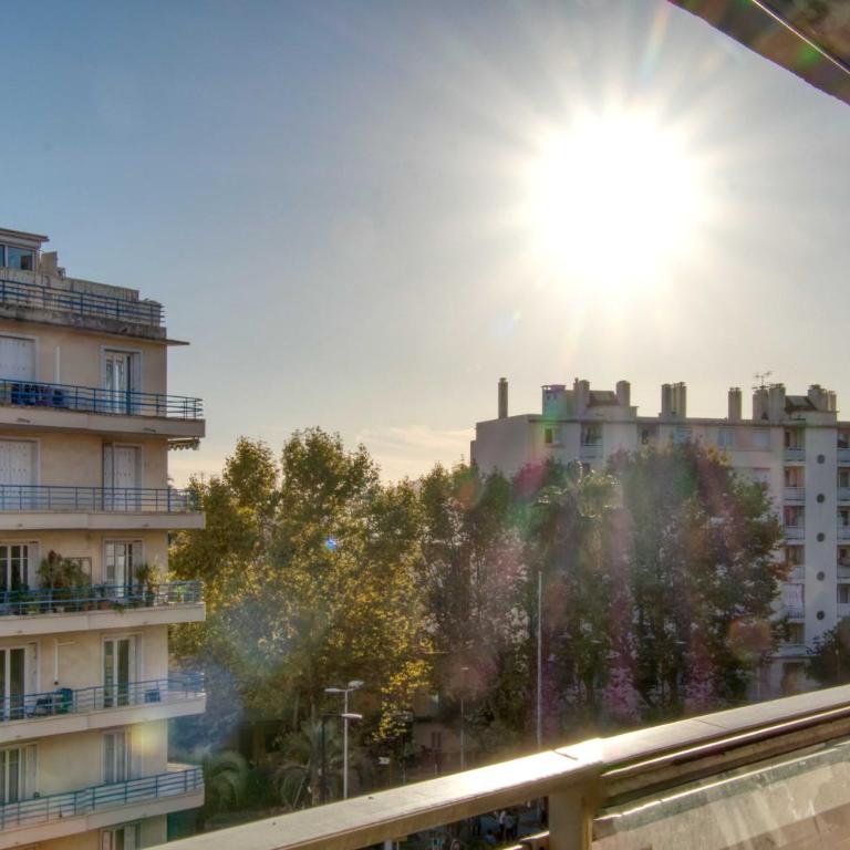 A C 2BDR 6P flat just two minutes from the beach! - Appartement 2 Chambres - 16