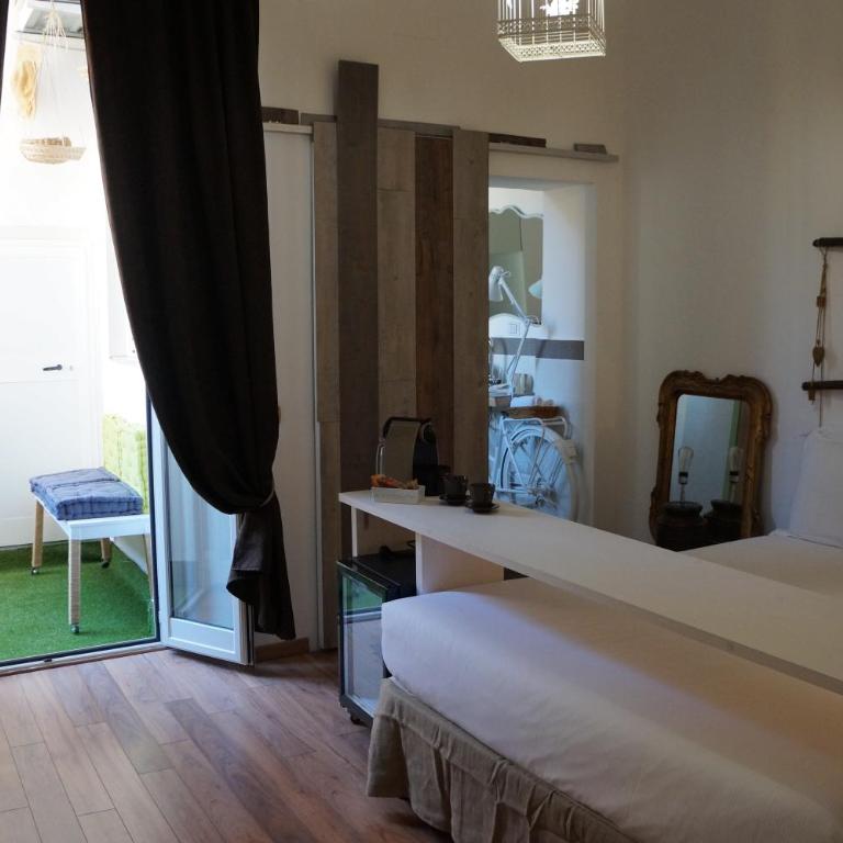 Jacuzzi Rooms - Camera Superior con Terrazza - 11