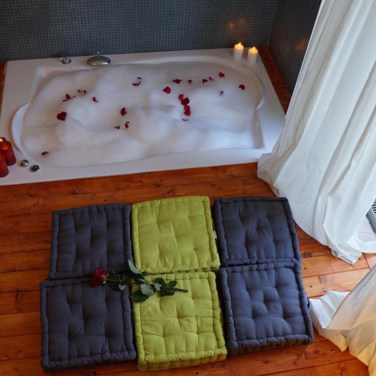 Jacuzzi Rooms - Camera Deluxe Matrimoniale con Vasca Idromassaggio - 2