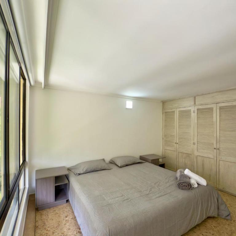 4BR 240 m² Pool Next to El Tesoro Mall - Apartment - 55