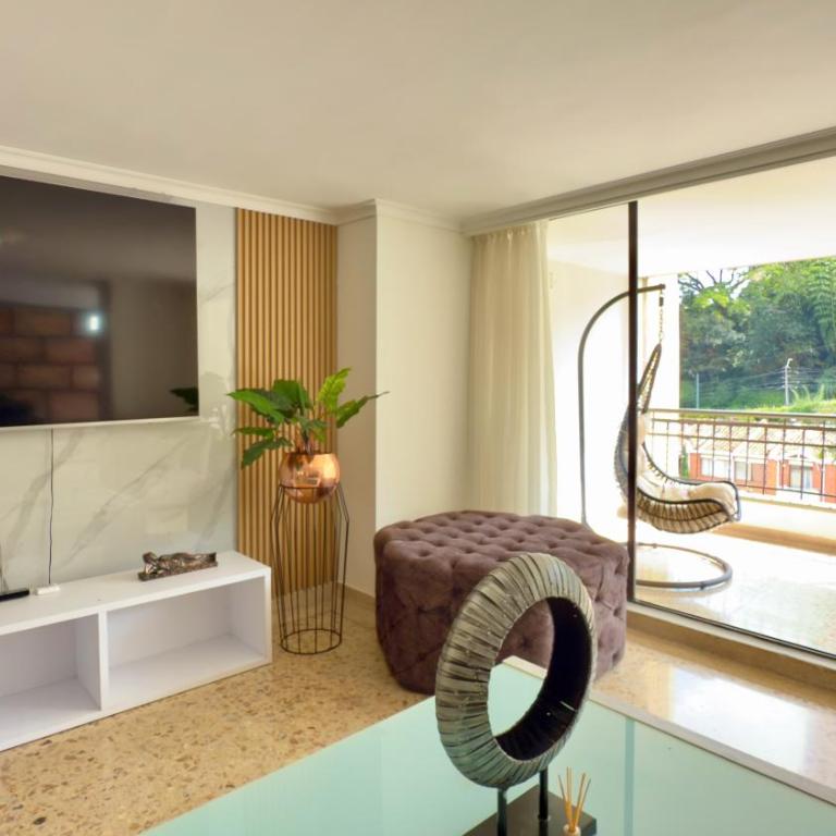 4br 240 M Pool Next To El Tesoro Mall - Apartamento - 12