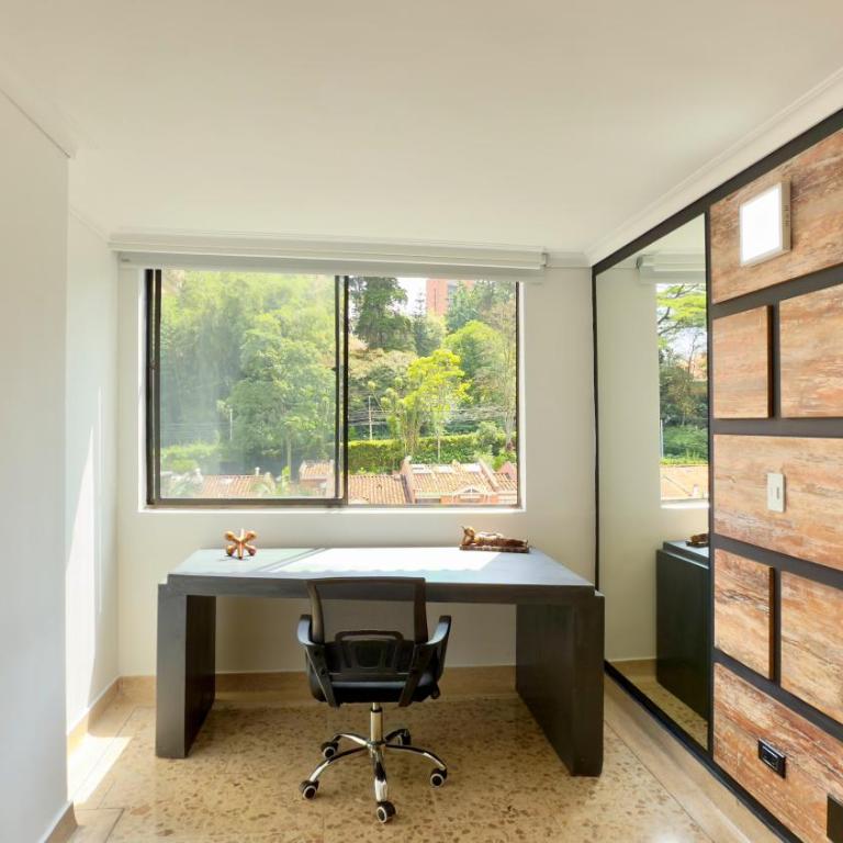 4br 240 M Pool Next To El Tesoro Mall - Apartamento - 72