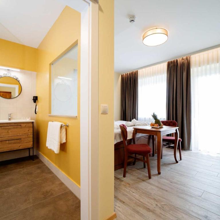 VULKAN Residenz Hotel I Self Check-in - Doppelzimmer mit Zustellbett - 6