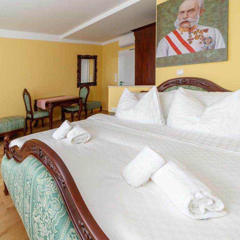 VULKAN Residenz Hotel I Self Check-in - Deluxe Doppelzimmer mit Balkon - 5
