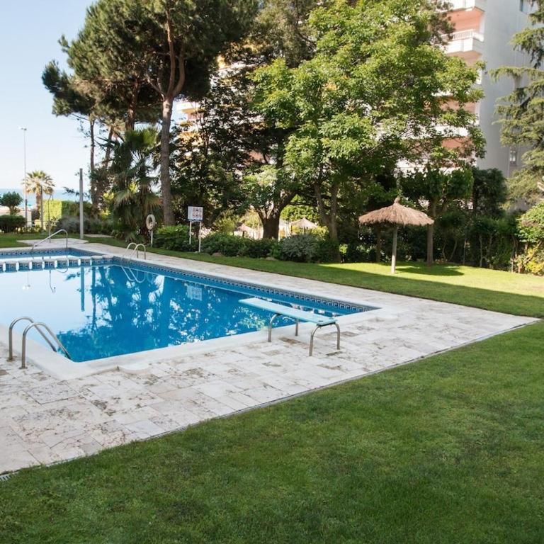SeaHomes Vacations - Seafront Apt Fenals & PKG - Apartamento de 3 dormitorios - 6