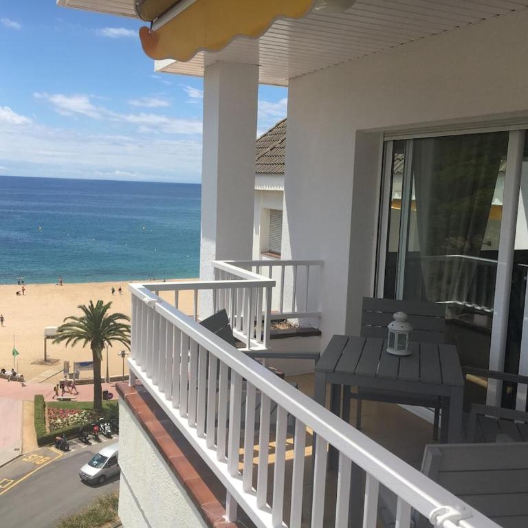 SeaHomes Vacations - Seafront Apt Fenals & PKG - Apartamento de 3 dormitorios - 14