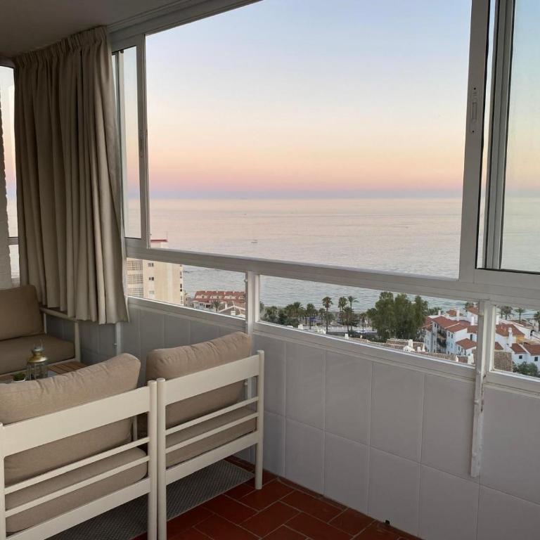 Andalusian Style 3 Bd Apartment with Sea Views in Central Benalmadena - Three-Bedroom Apartment - High Floor - 4