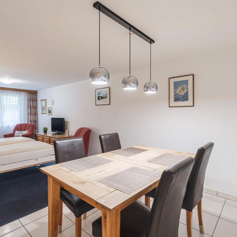 Bolero Appartements - Apartment mit 1 Schlafzimmer und Matterhornblick - 12