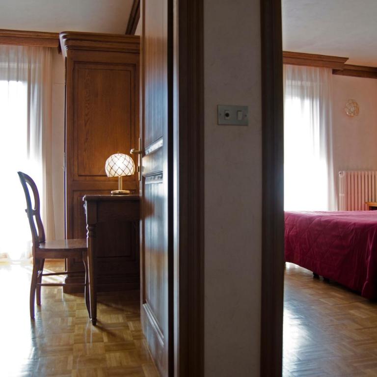 Hotel Panoramique - 2 Camere Adiacenti Matrimoniali/Doppie con Letti Singoli - 13
