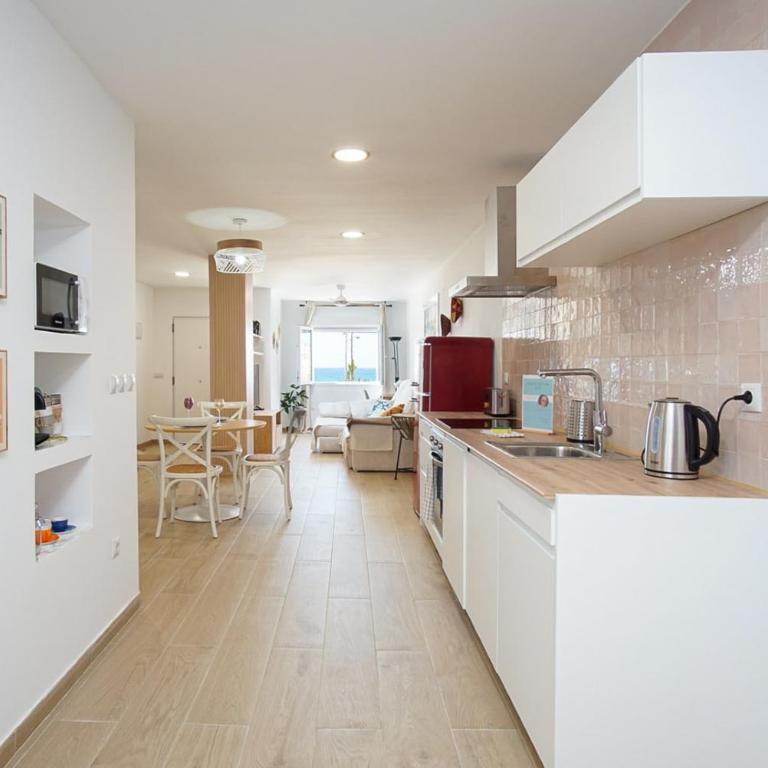 LaNuza Beach Front - One-Bedroom Apartment - 5