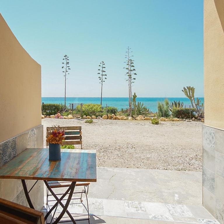 LaNuza Beach Front - One-Bedroom Apartment - 23