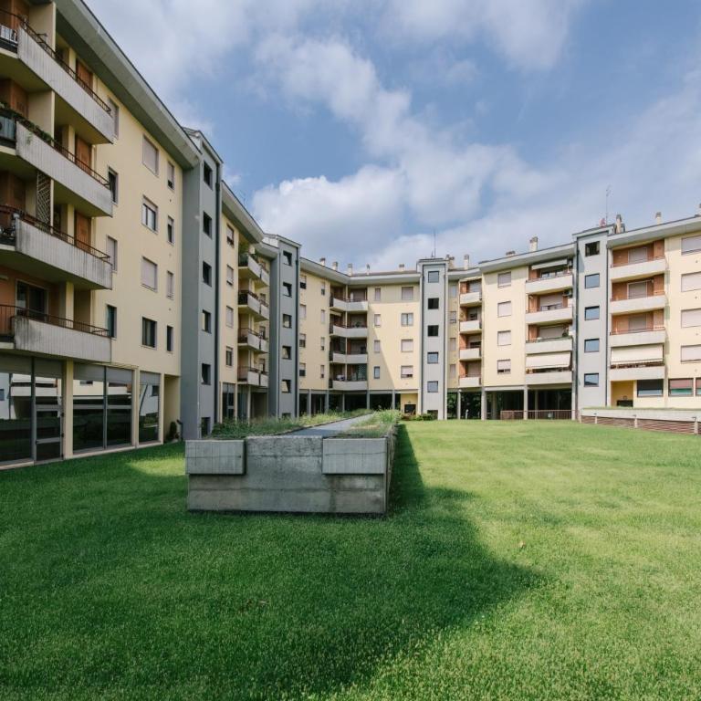 House 74 - Reserved Parking - One-Bedroom Apartment - 32