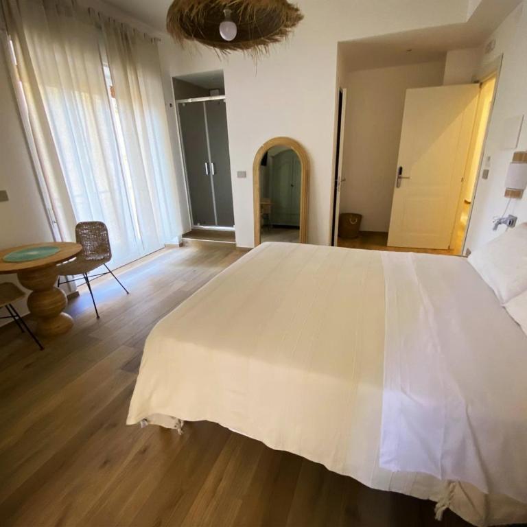 Maison Voyage Messina - King Room with Balcony - 5