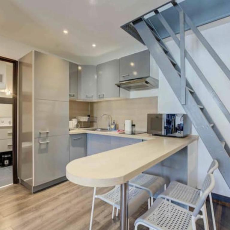 Cannes Appartement au centre-ville dernier étage - Apartment mit 2 Schlafzimmern - 4