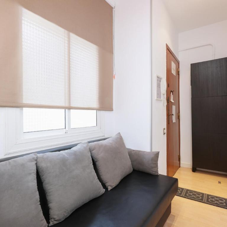 ApartEasy - Lovely Atic in Barcelona - Studio - 15
