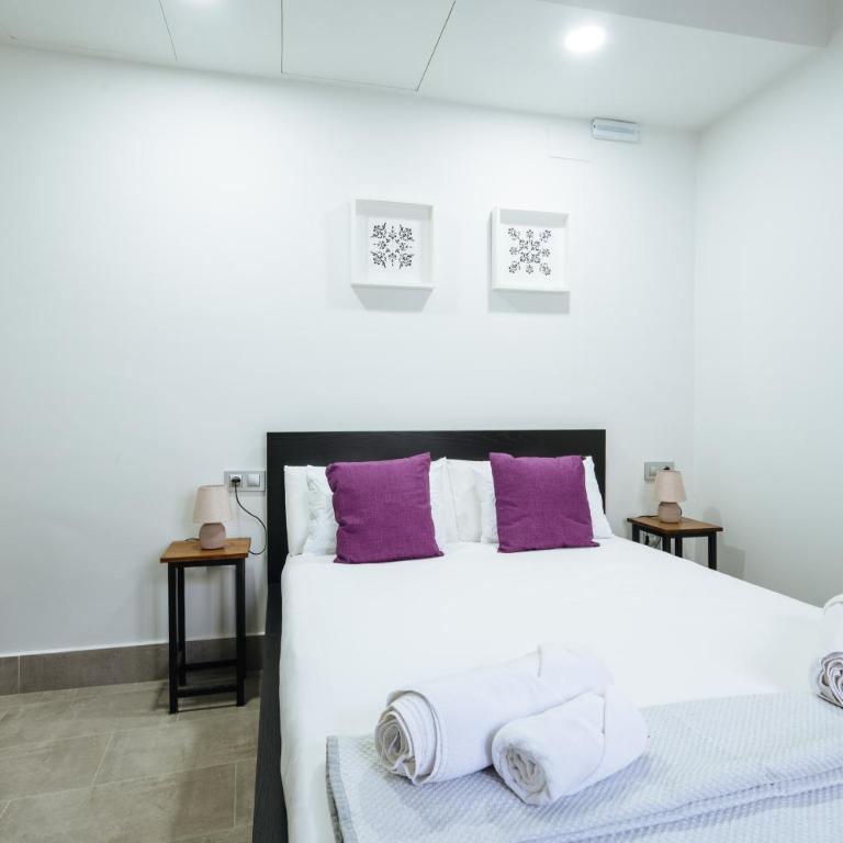 Apartamentos Trinidad - Two-Bedroom Apartment with Balcony - 5