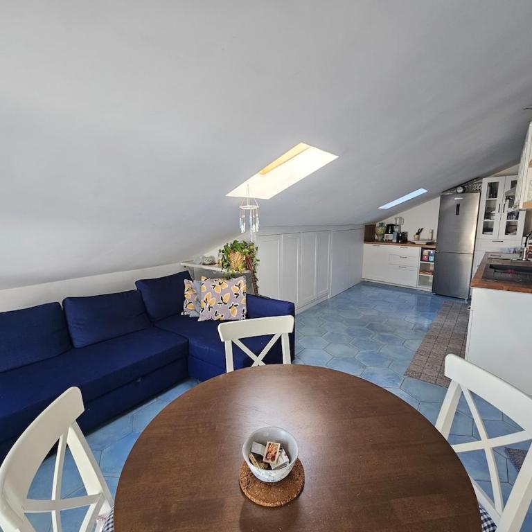 The Blue terrace - Three-Bedroom Apartment - 4
