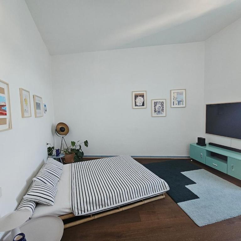 The Blue terrace - Three-Bedroom Apartment - 10
