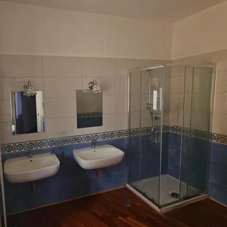 The Blue terrace - Three-Bedroom Apartment - 11