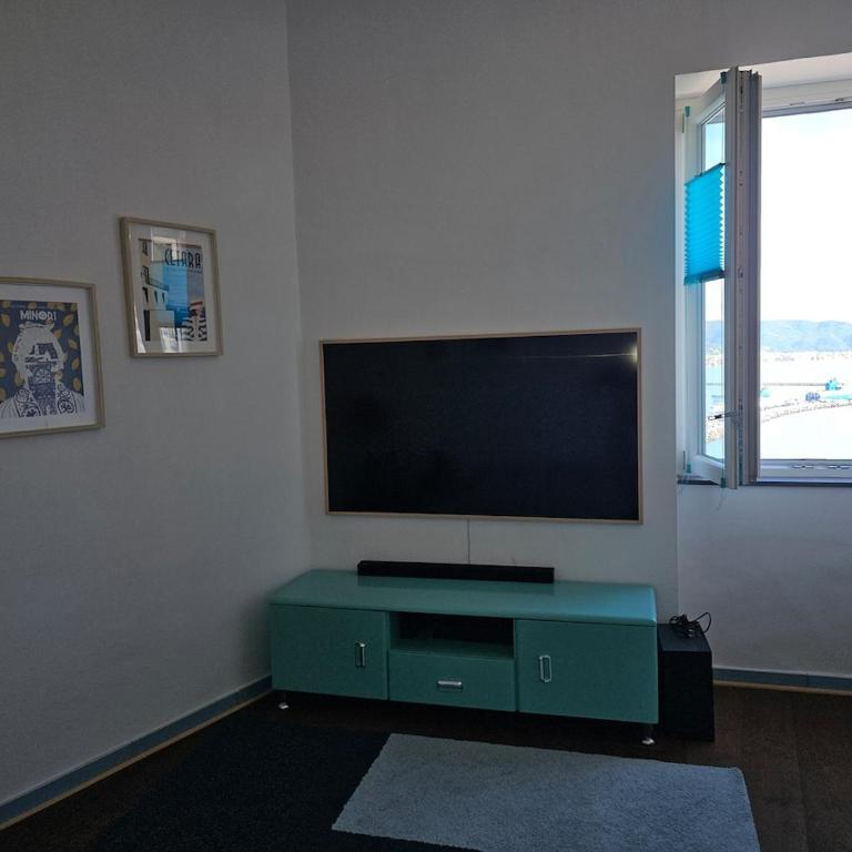 The Blue terrace - Three-Bedroom Apartment - 12