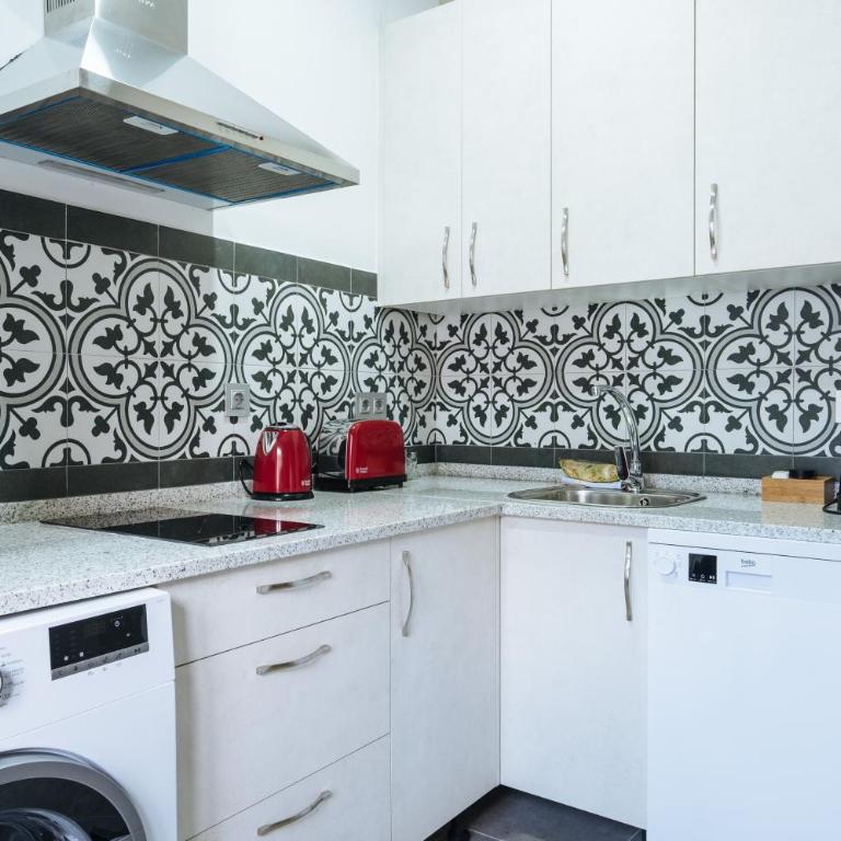 Apartamentos Trinidad - One-Bedroom Apartment with Balcony - 5