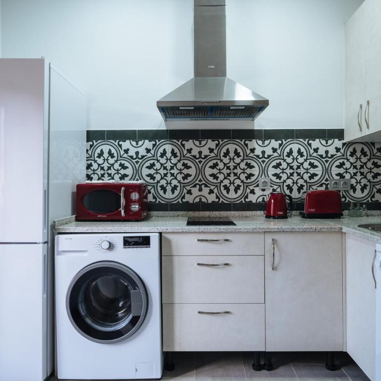 Apartamentos Trinidad - One-Bedroom Apartment with Balcony - 2