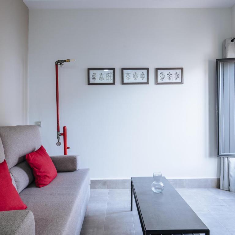 Apartamentos Trinidad - One-Bedroom Apartment with Balcony - 7