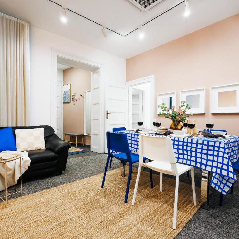 Velvet Stay 120m2 with Foosball Old Town - Three-Bedroom Premium Apartment - 28