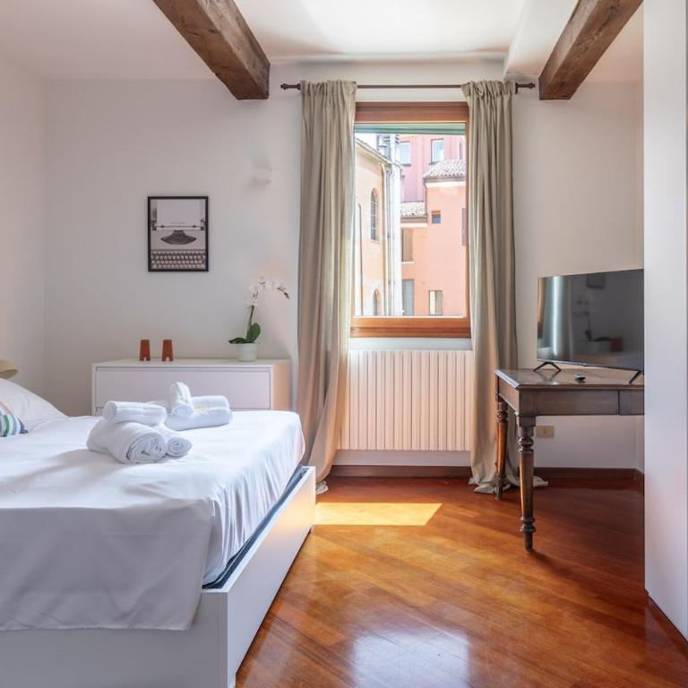 Bologna Centro 12 People and Terrace over 170 mq - Appartamento con 3 Camere da Letto - 12
