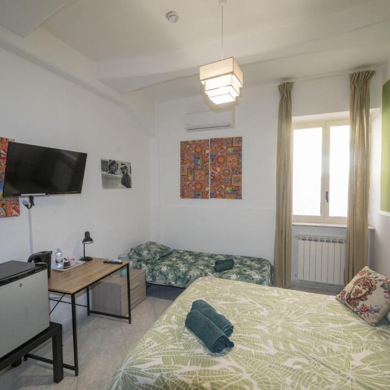 Don Mimí l'affittacamere - Basic Triple Room with Shared Bathroom - 4