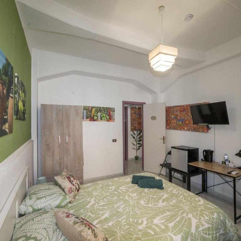 Don Mimí l'affittacamere - Basic Triple Room with Shared Bathroom - 5