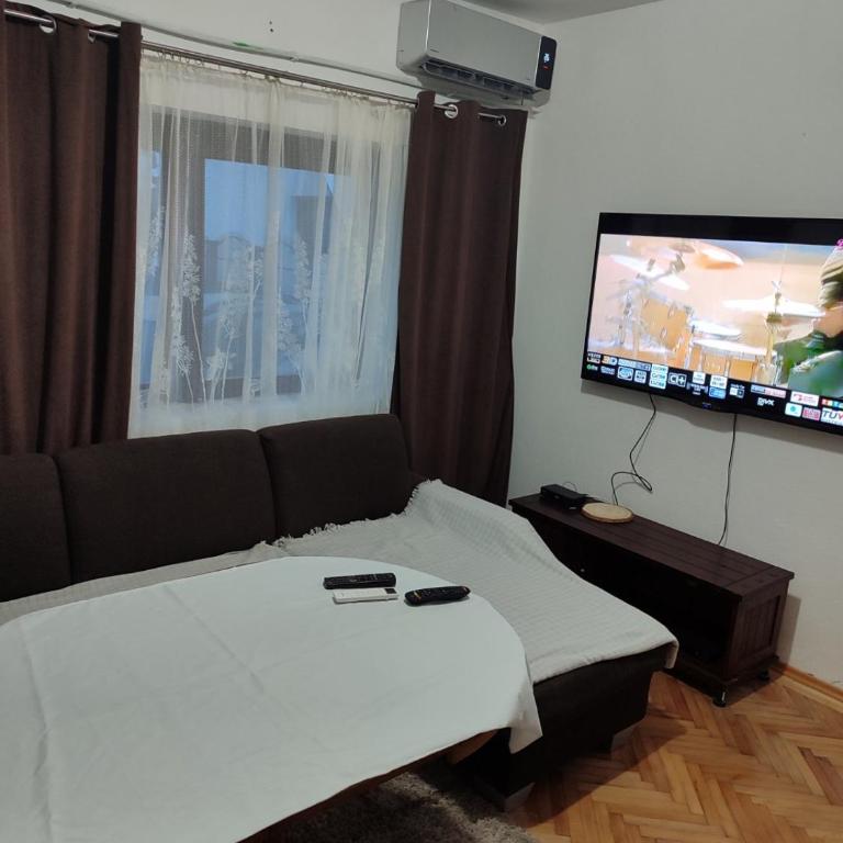 Happy - One-Bedroom Apartment - 12