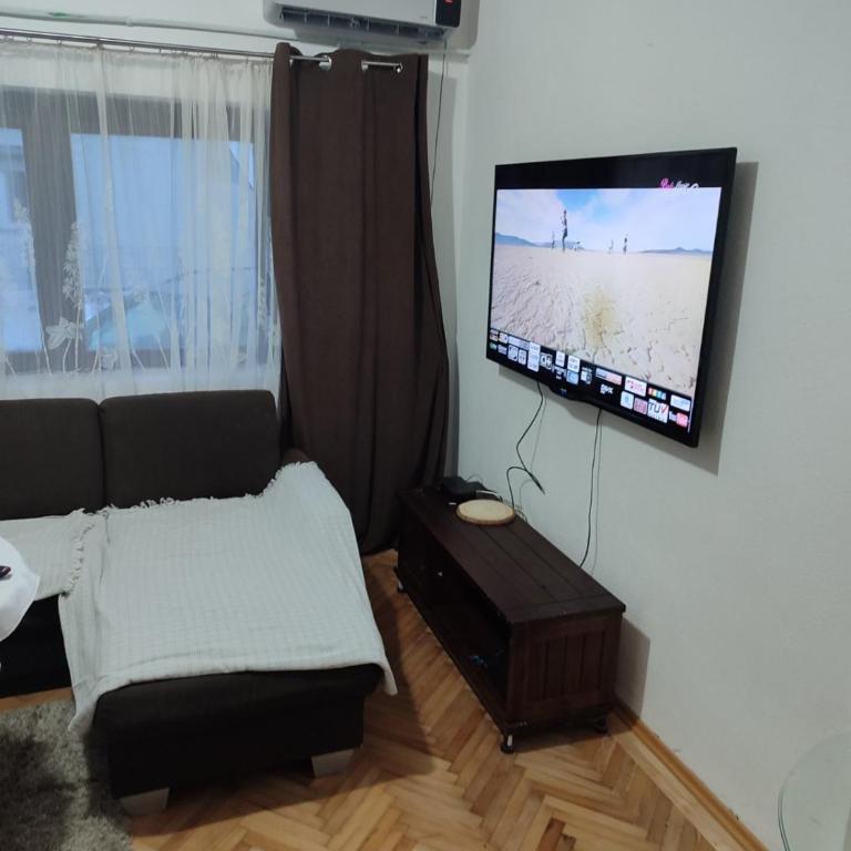 Happy - One-Bedroom Apartment - 14