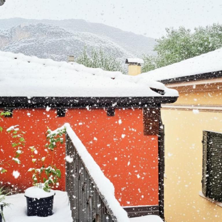 Loft con terrazzo panoramico - centro storico stazione a 2' - Appartamento con 1 Camera da Letto, Balcone e Vista Montagna - 55