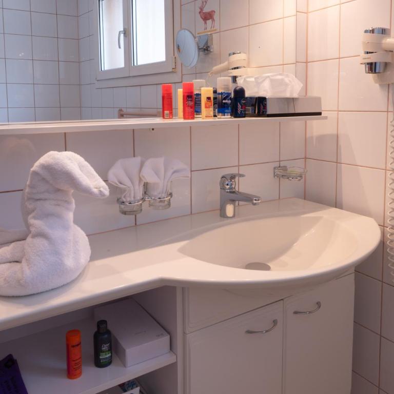 Hotel Hirschen - Grindelwald - Superior Doppelzimmer mit Balkon und Bergblick - 3