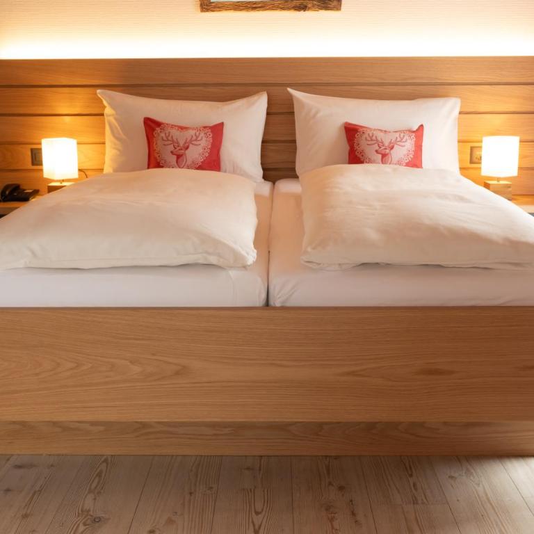 Hotel Hirschen - Grindelwald - Superior Doppelzimmer mit Balkon und Bergblick - 2