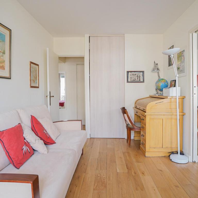 Parisian Elegance and Charm - Appartement 2 Chambres - 18