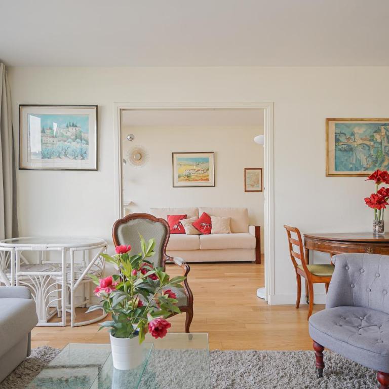 Parisian Elegance and Charm - Appartement 2 Chambres - 17