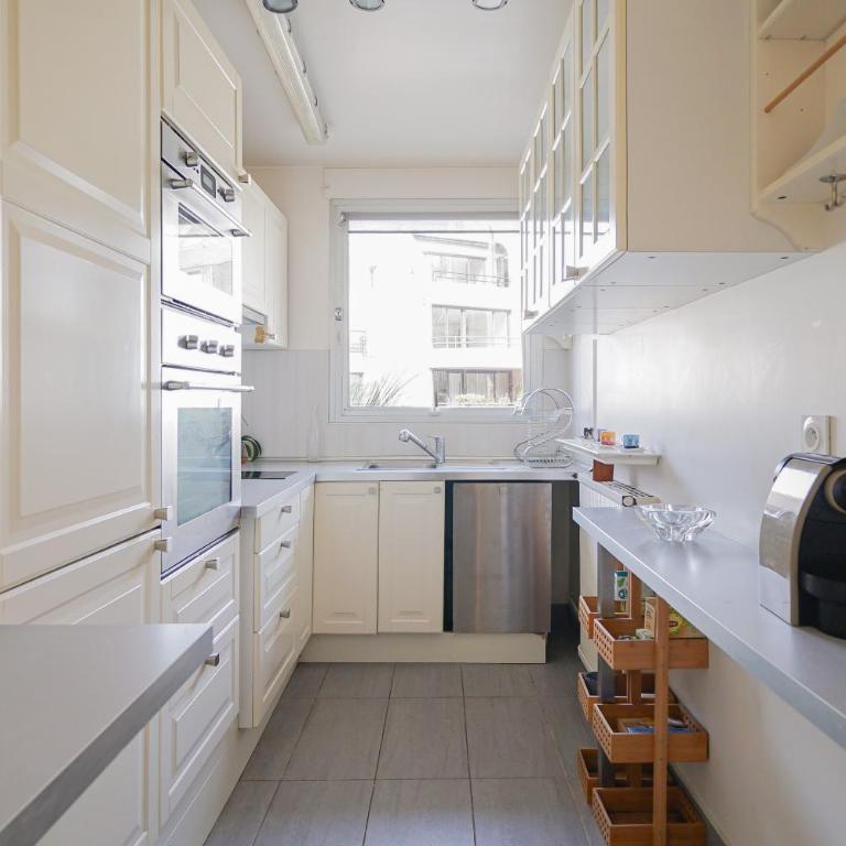 Parisian Elegance and Charm - Appartement 2 Chambres - 14