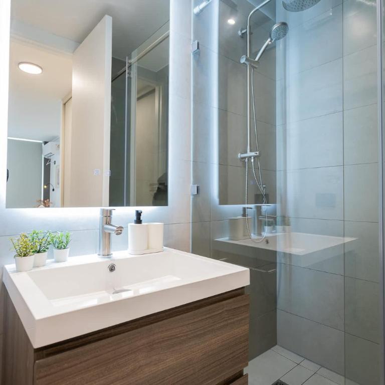 Beautiful Apt Ideal for In Presidente Riesco - Apartment - 5