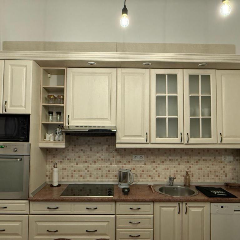 Maison 117 - Spacious City-Center Apartment - Three-Bedroom Apartment - 6