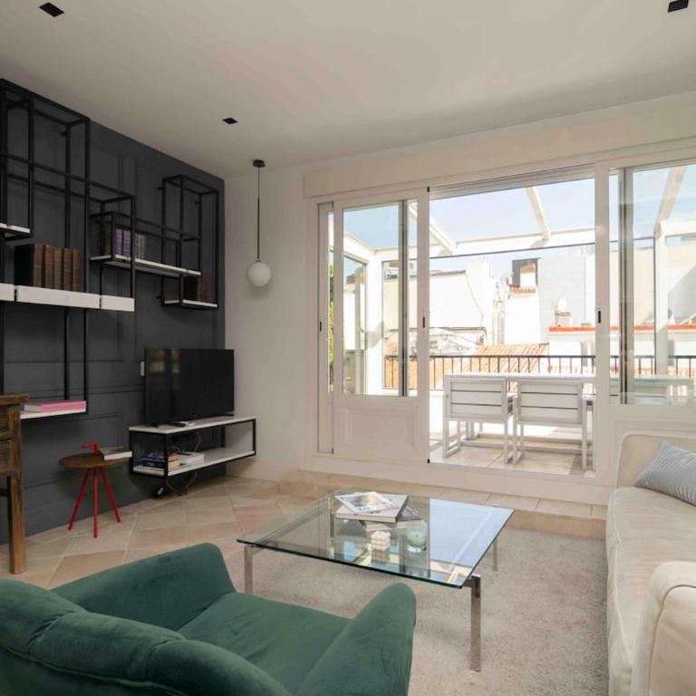 Ático exclusivo junto a Plaza Mayor - Two-Bedroom Apartment with Balcony and Terrace - 2
