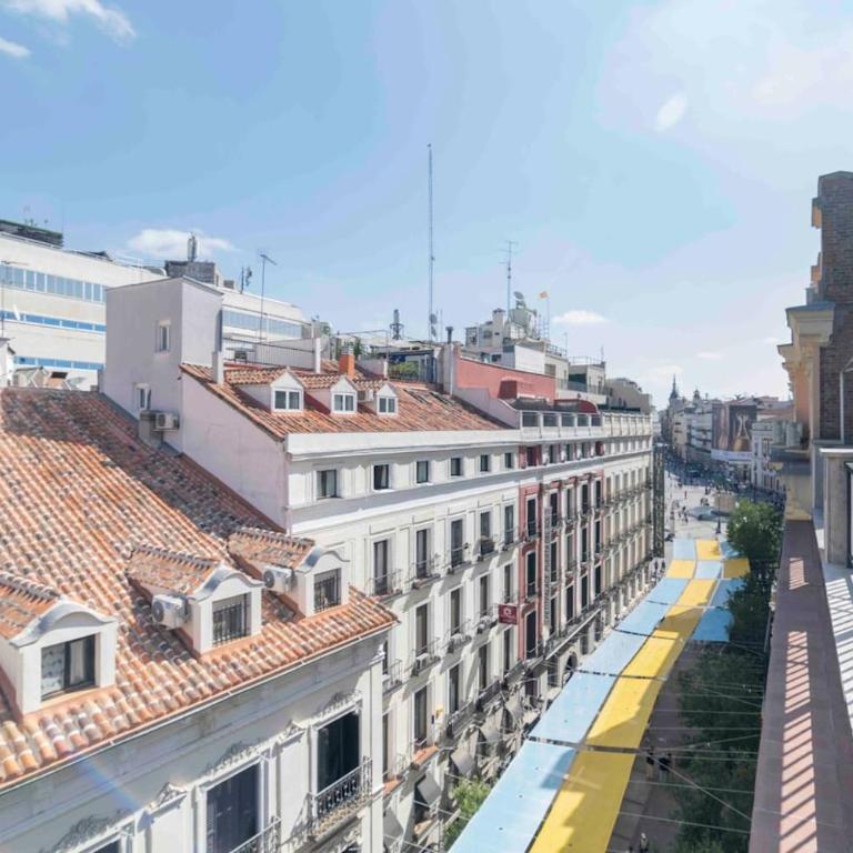 Ático exclusivo junto a Plaza Mayor - Two-Bedroom Apartment with Balcony and Terrace - 46