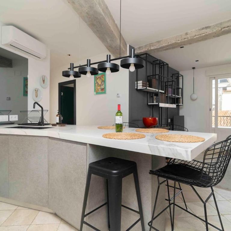 Ático exclusivo junto a Plaza Mayor - Two-Bedroom Apartment with Balcony and Terrace - 12