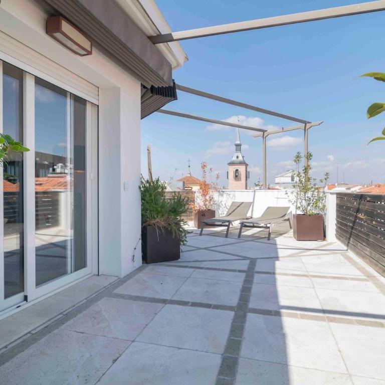Ático exclusivo junto a Plaza Mayor - Two-Bedroom Apartment with Balcony and Terrace - 40