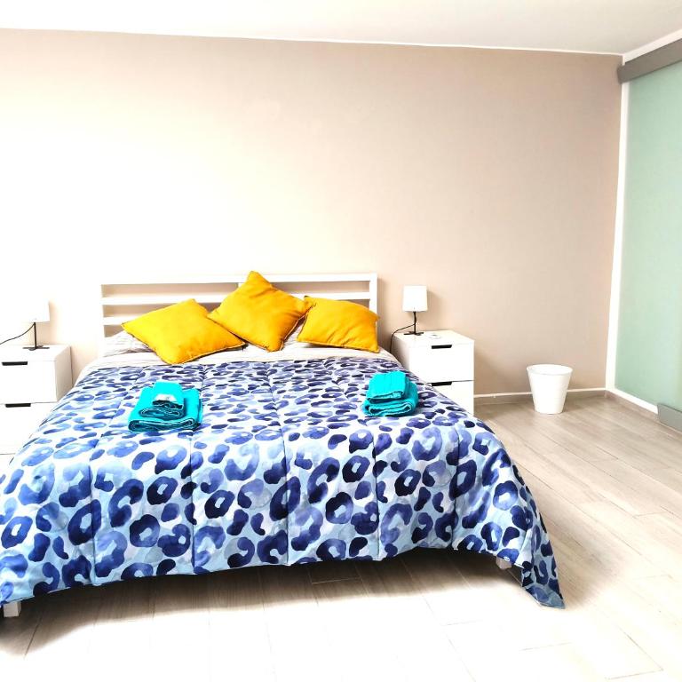 Attico con terrazzo al centro storico di Catania - Appartamento con 2 Camere da Letto, Terrazza e Vista Mare - 11