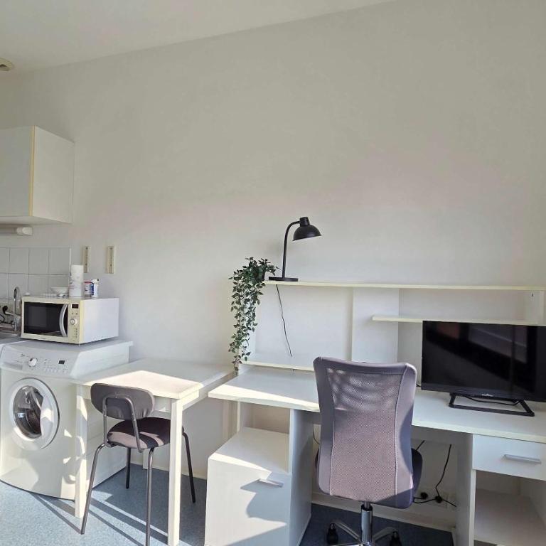LX144 Bright & refined studio WIFI Mobility lease - Studio - 2