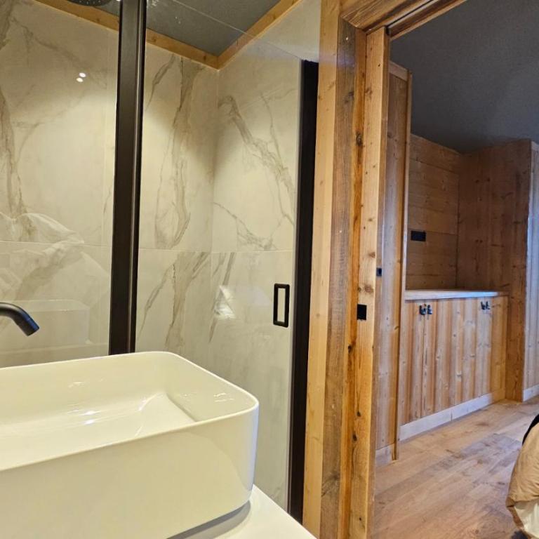 Chalet 4 Saisons ski aux pieds - Chalet - 8